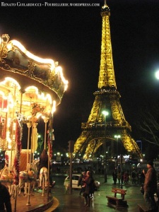 Eiffel-tower-carroussel